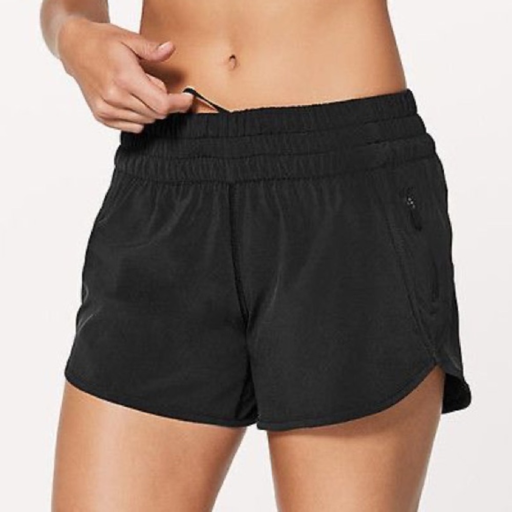 Lululemon Tracker Short V *4" in black